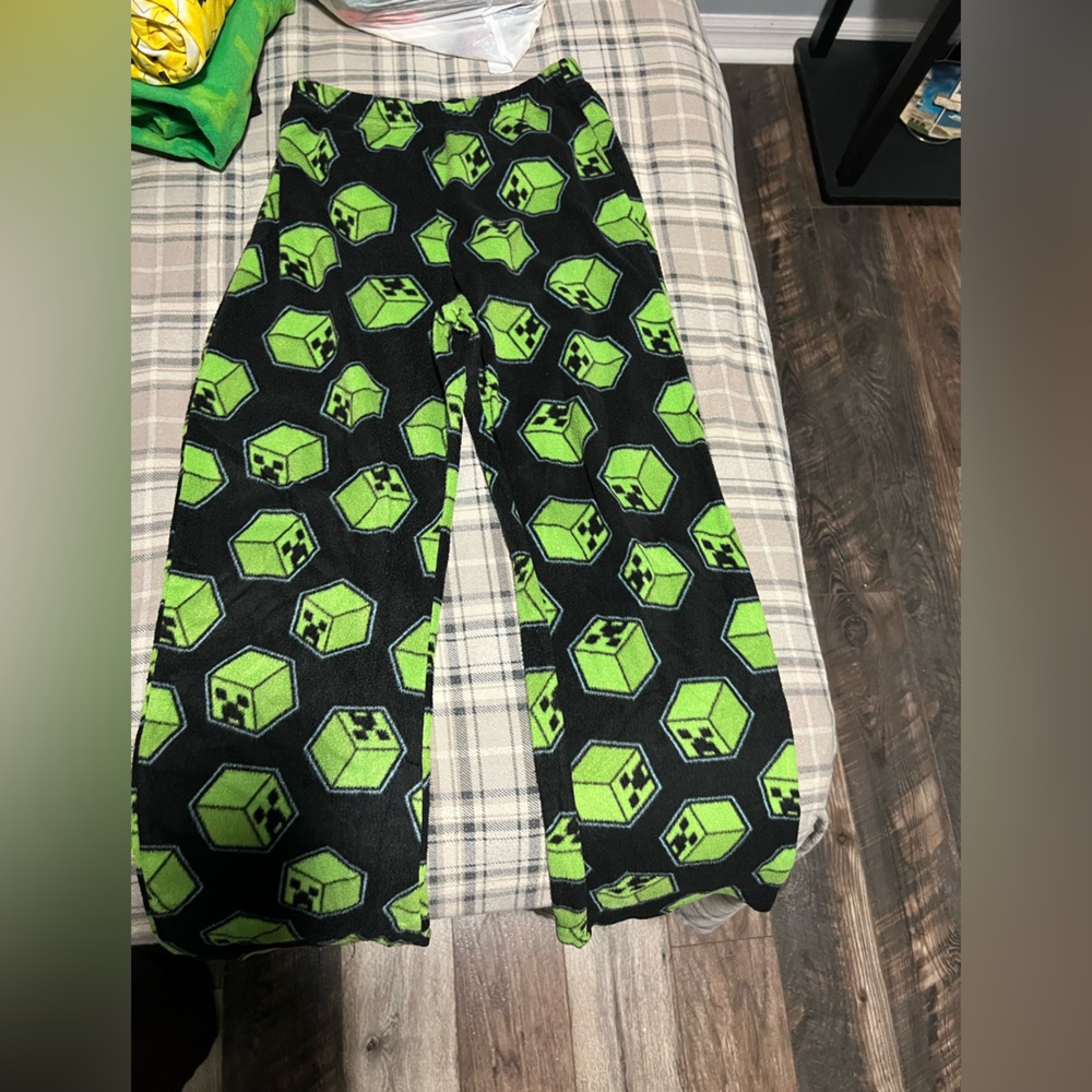 Minecraft PJ set - Picture 2 of 8